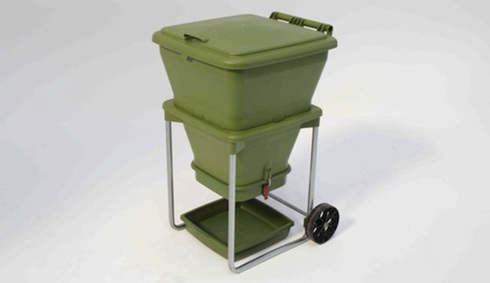 Hungry bin composting wormery