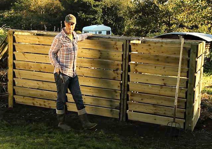 Treble bay timber composter