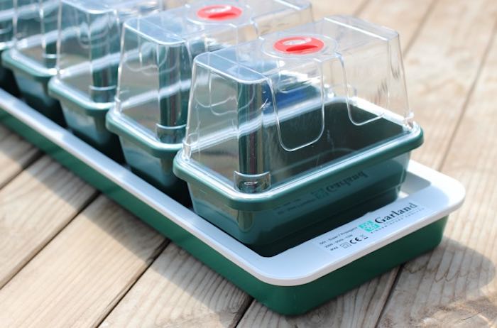 Super 7 electric propagator